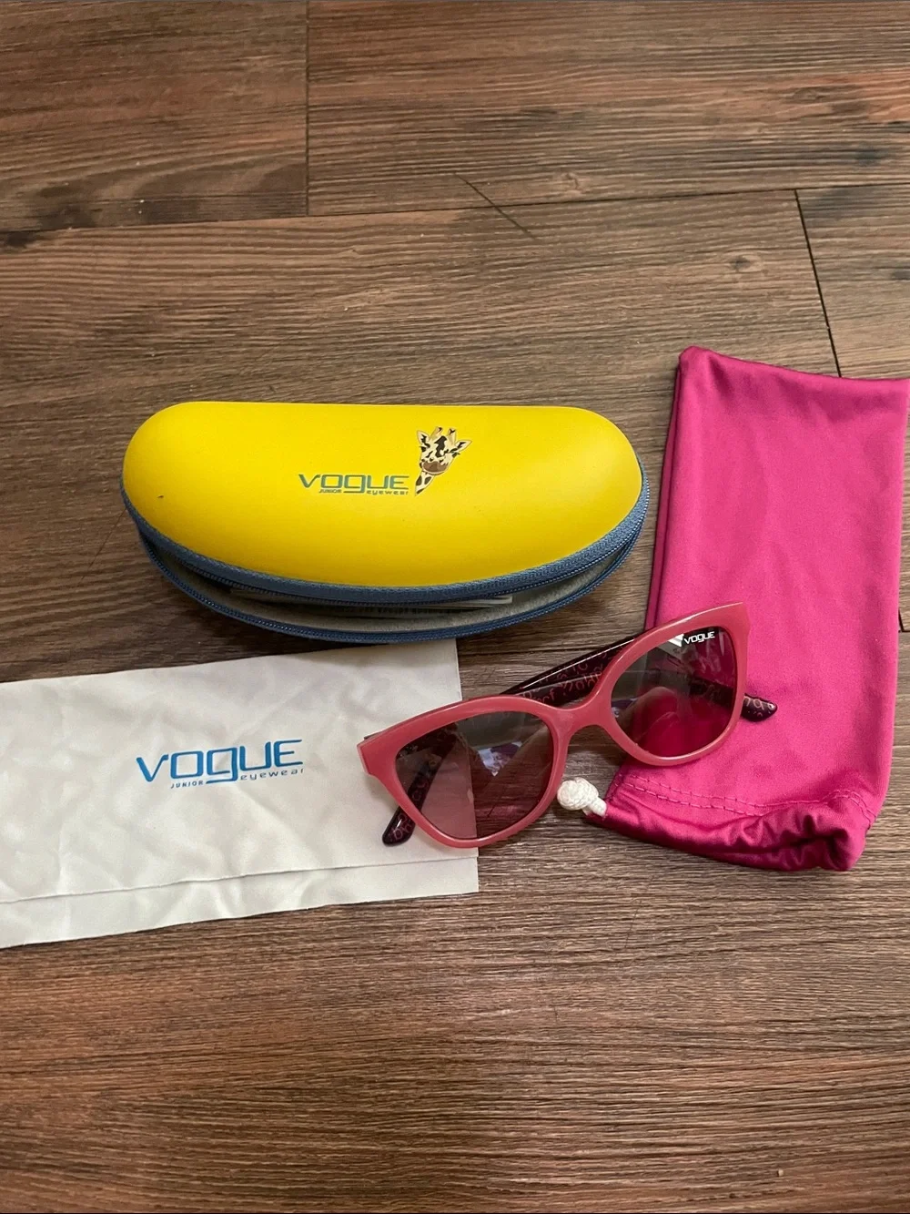 VOGUE  Eyewear Kids Cat 2001 Sunglasses!!NWT
